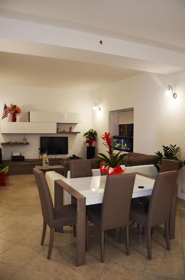 La Tana Delle Lepri Bed & Breakfast Morolo Exterior photo